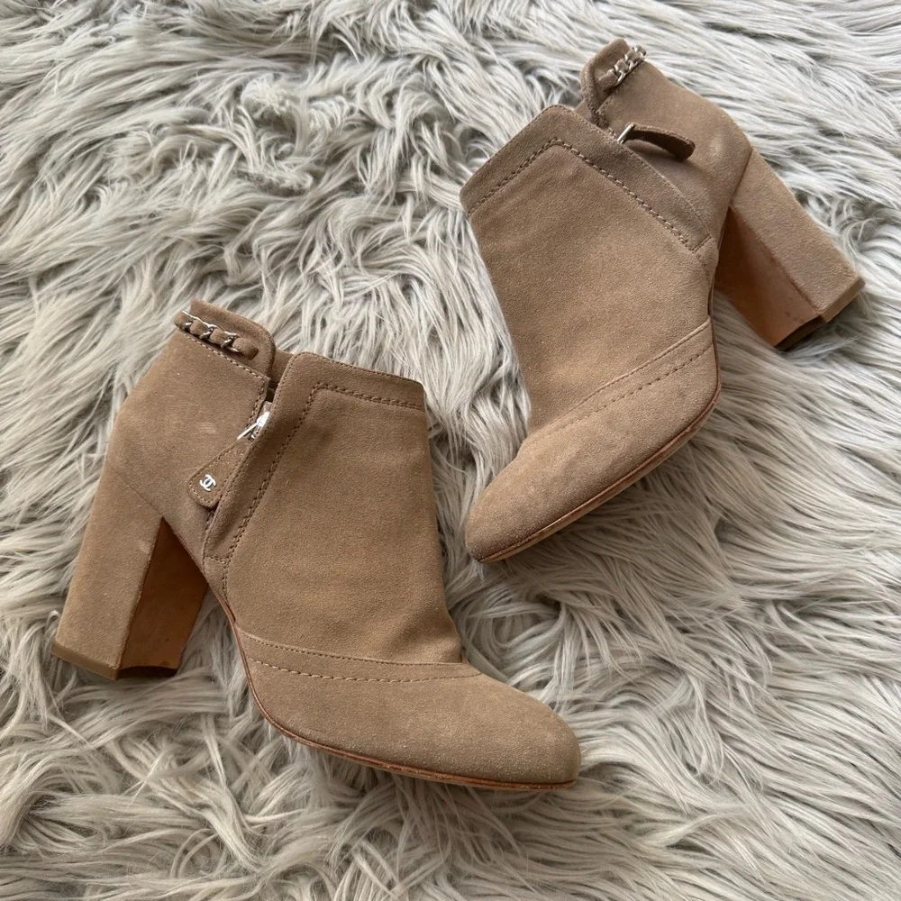 CHANEL Suede Chain Ankle Boots CC Logo Block Heel Booties Size 39